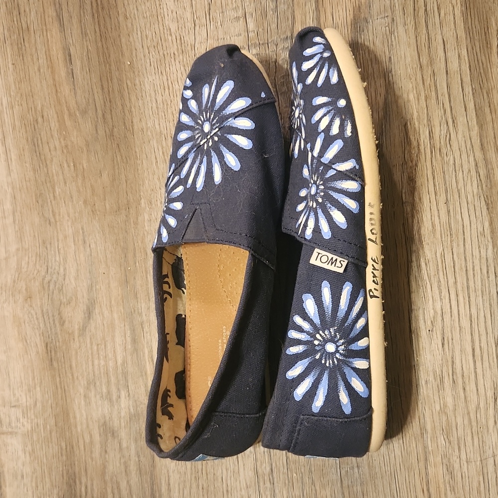 Womens Tom's size 8 blue